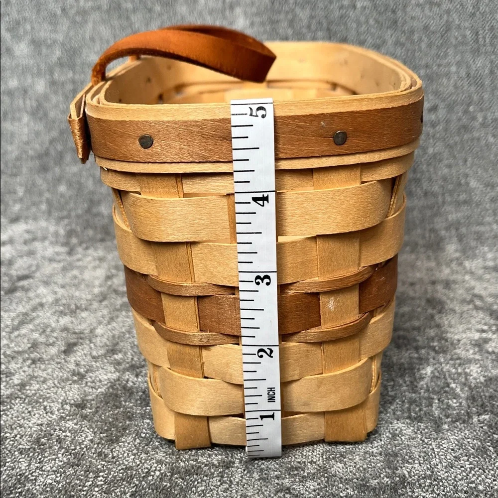 Vintage Longaberger Medium Key Basket 1984